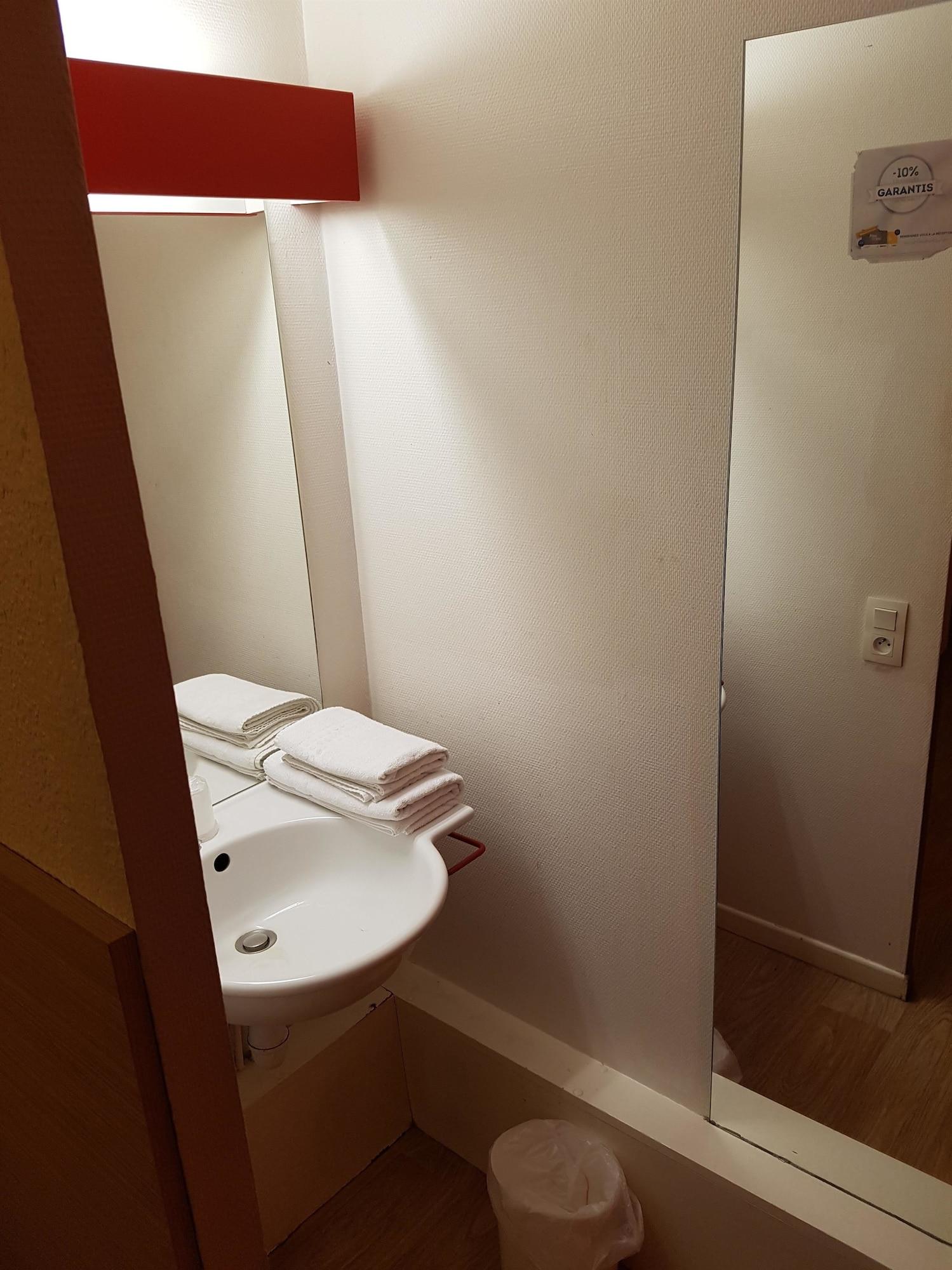 Heco Colmar Nord - Ex Premiere Classe Уссен Экстерьер фото